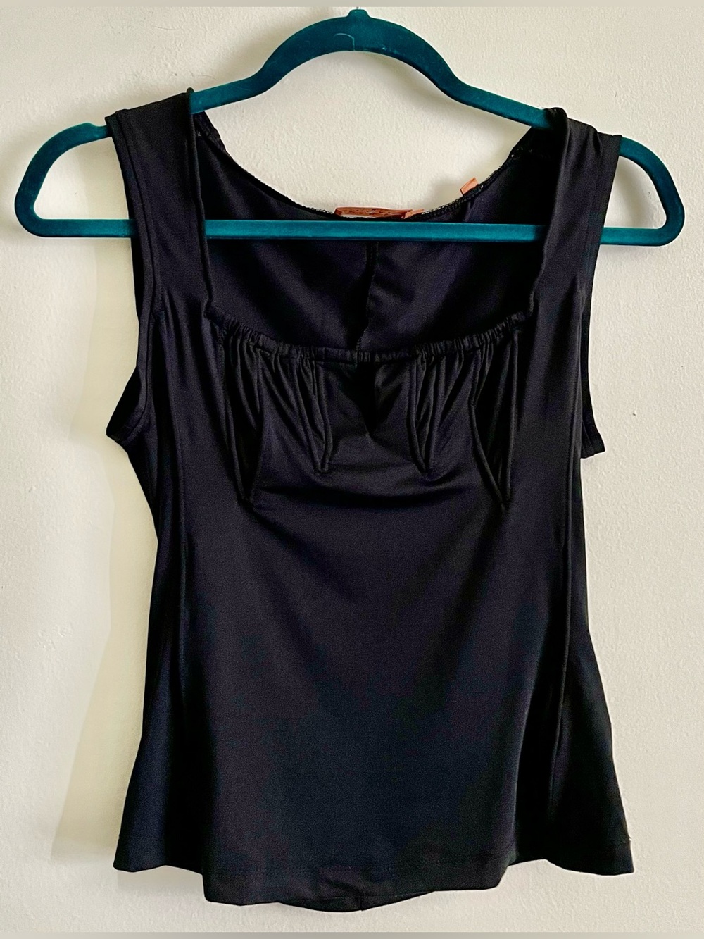 ❤️‍🔥 Essendi Sleek Black Sleeveless Tank Top ❤️‍🔥